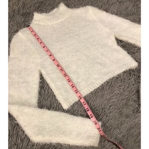 WILD FABLE White Fuzzy Sweater (Crop-Top)
